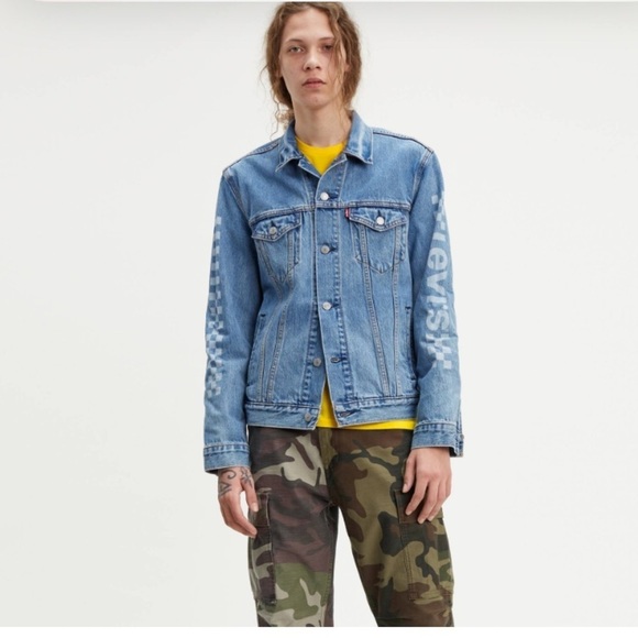 Levi’s Printed Sleeve Trucker denim Jacket Light Wash men L button down y2k - Picture 1 of 12